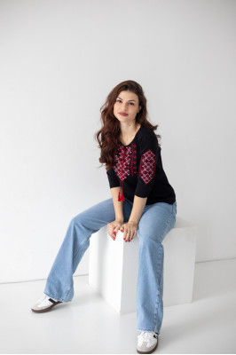 Вишиванка жіноча